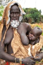 Ethiopia Mursi mother with child